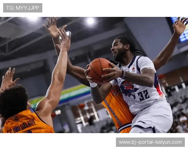 上海112-83大胜山东挺进决赛，弗格单节轰20分